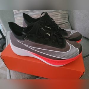 Nike Zoom Fly 3 , size 8 men's